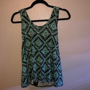 LA Hearts pattern top